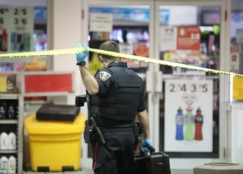 police oshawa gas station robbery