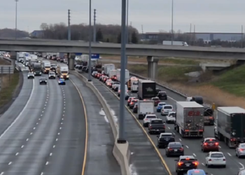 traffic jam om highway hwy 401 crash polce brock street whitby