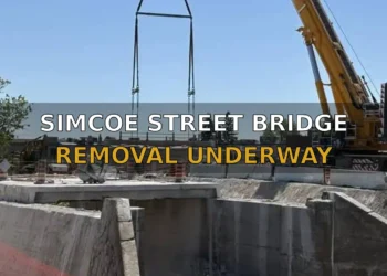 SIMCOE STREET BRIDGE REMOVAL UNDERWAY